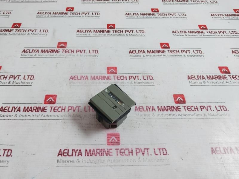 Bauser 629 631 Hour Meter 10-80Vdc 0799