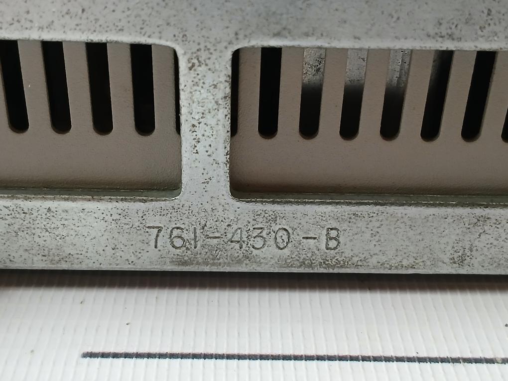 Bay Networks Baystack 102 10Base-t Hub 100-240V 1.0-0.5 A: 47-63 Hz~