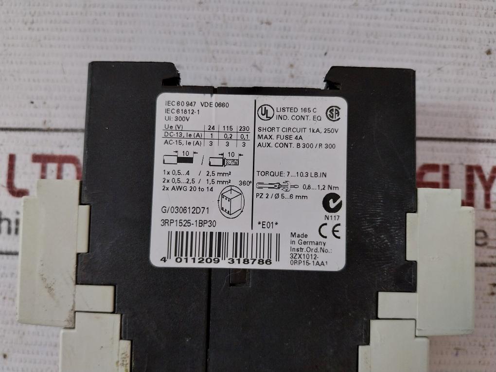 Siemens 3Rp1525-1Bp30 Timing Relay G/030612D71 3Zx1012-0Rp15-1Aa1 220-240Vac