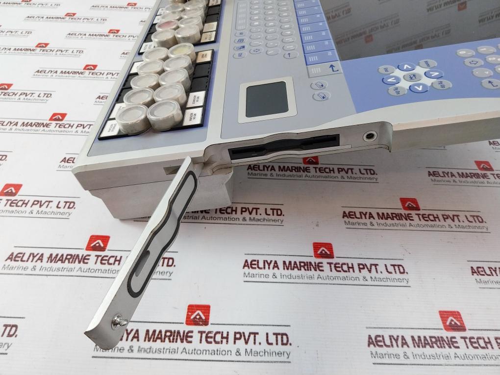 Beckhoff Cp7032-1031-0010 Control Panel