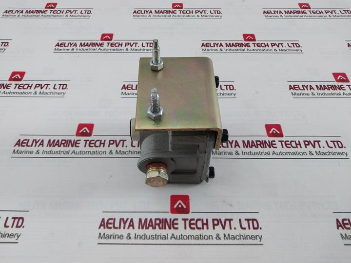 Bendix T-294868-d Air Brake Valve Relay A1108T A009 12-poi