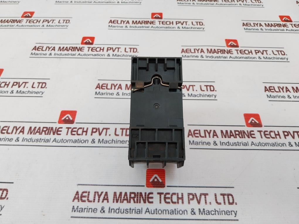 Benedikt & Jager M4-32T-4 Circuit Breaker Class 10 50/60Hz