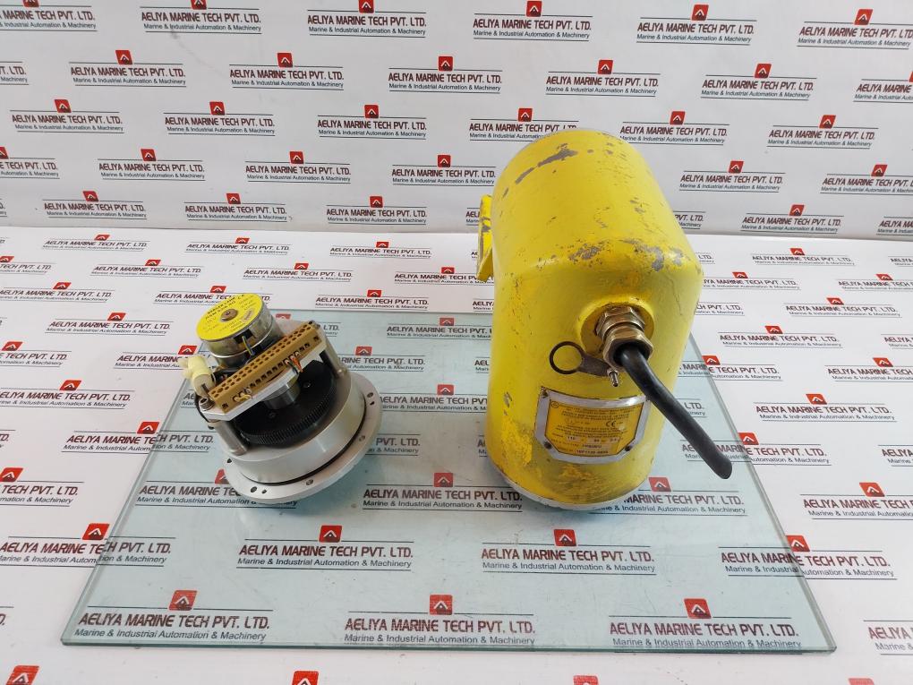 Berger Lahr Rsm-63/8-sg Synchronous Motor Bewator Fp50B/U Pan And Tilt Unit