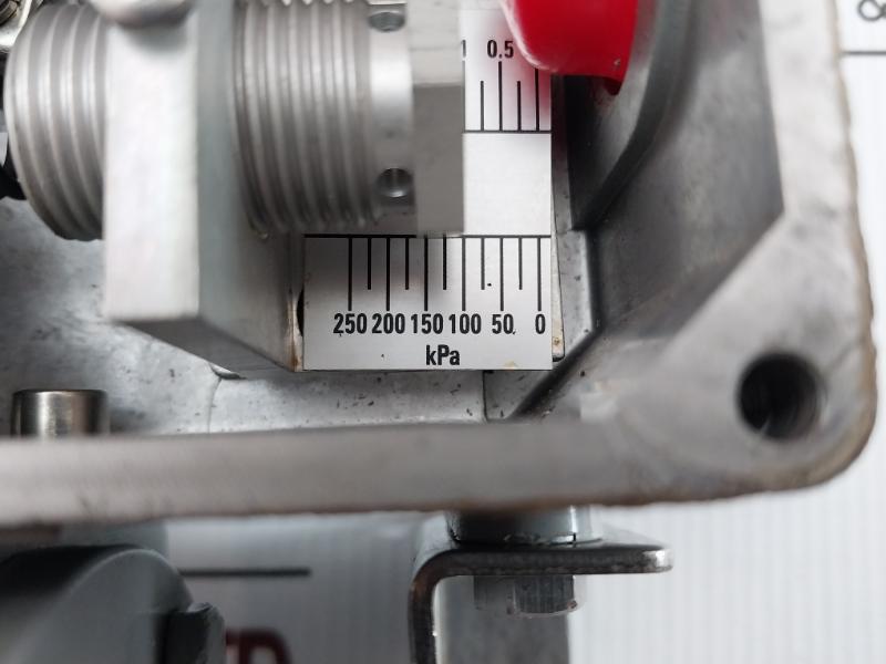 Beta Pressure Switch 0.5-2.5 Bar/0-250 Kpa C3-d404M-s2N-s3-g1-y