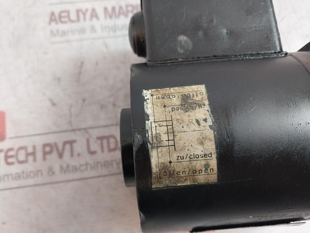Binder 41 014-09E02 Electromagnetic Solenoid Actuator 3-32552/095 220V 50Hz