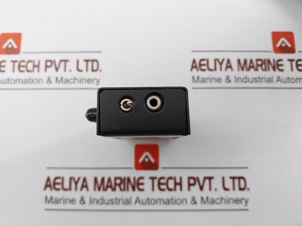 Black Box Asynchronous Fiber Driver Md940A-mst Input 100-240Vac 50-60Hz 0.2A