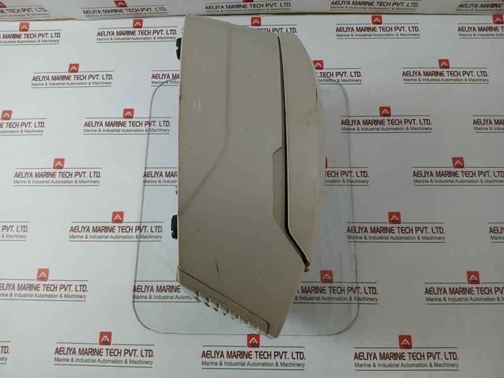 Borosil Ccf4000Vt Tabletop Centrifuge Unit 230Vac 50Hz (Not Working)
