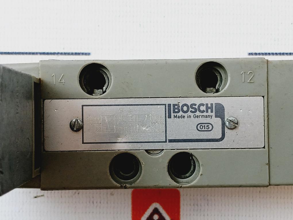 Bosch 0 820 027 002 Double Solenoid Valve 24V 2.5W