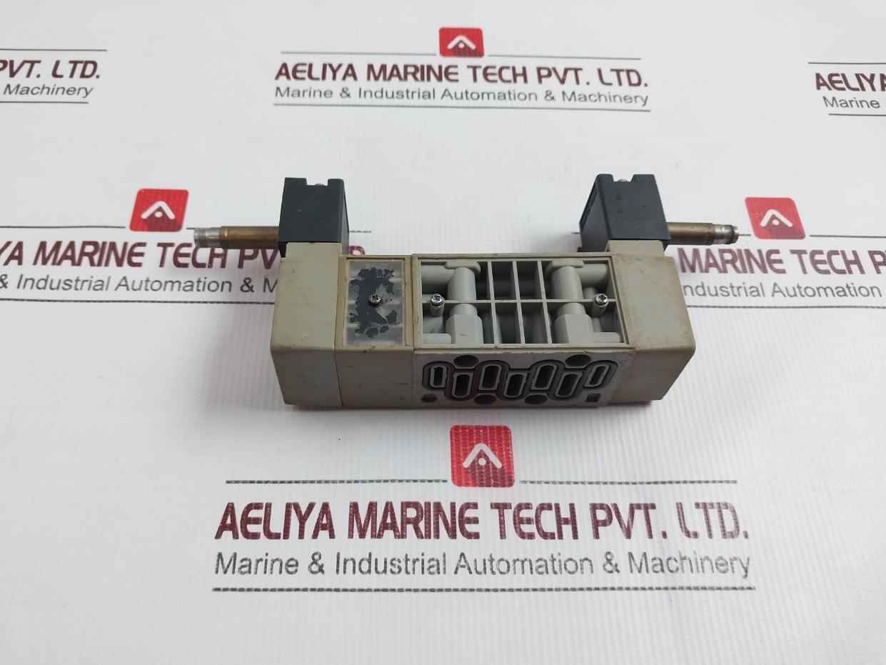 Bosch 0 820 027 002 Solenoid Valve 10Bar