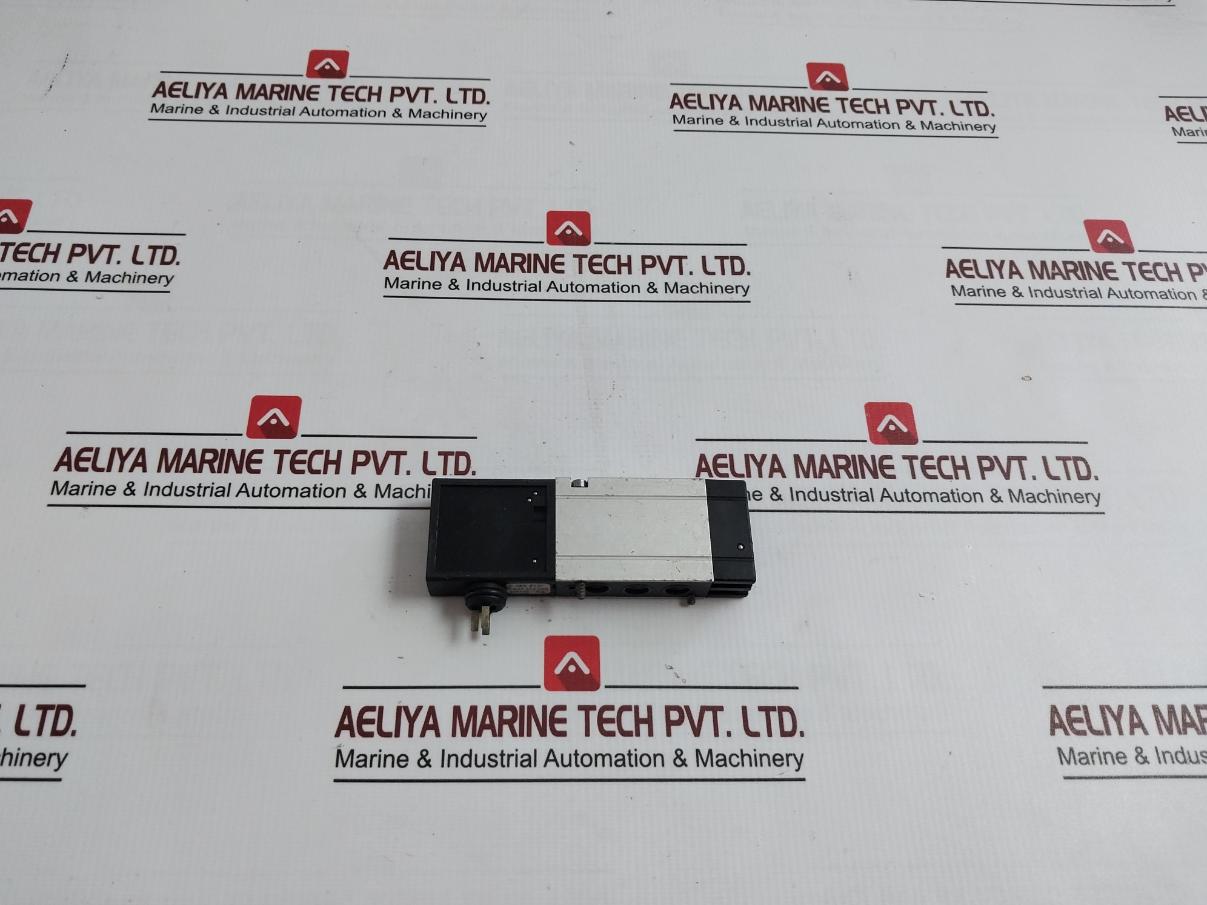 Bosch 0 820 044 551 Pneumatic Solenoid Valve