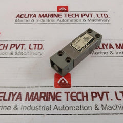 Bosch 0 820 223 011 5/2-way Pneumatic Valve