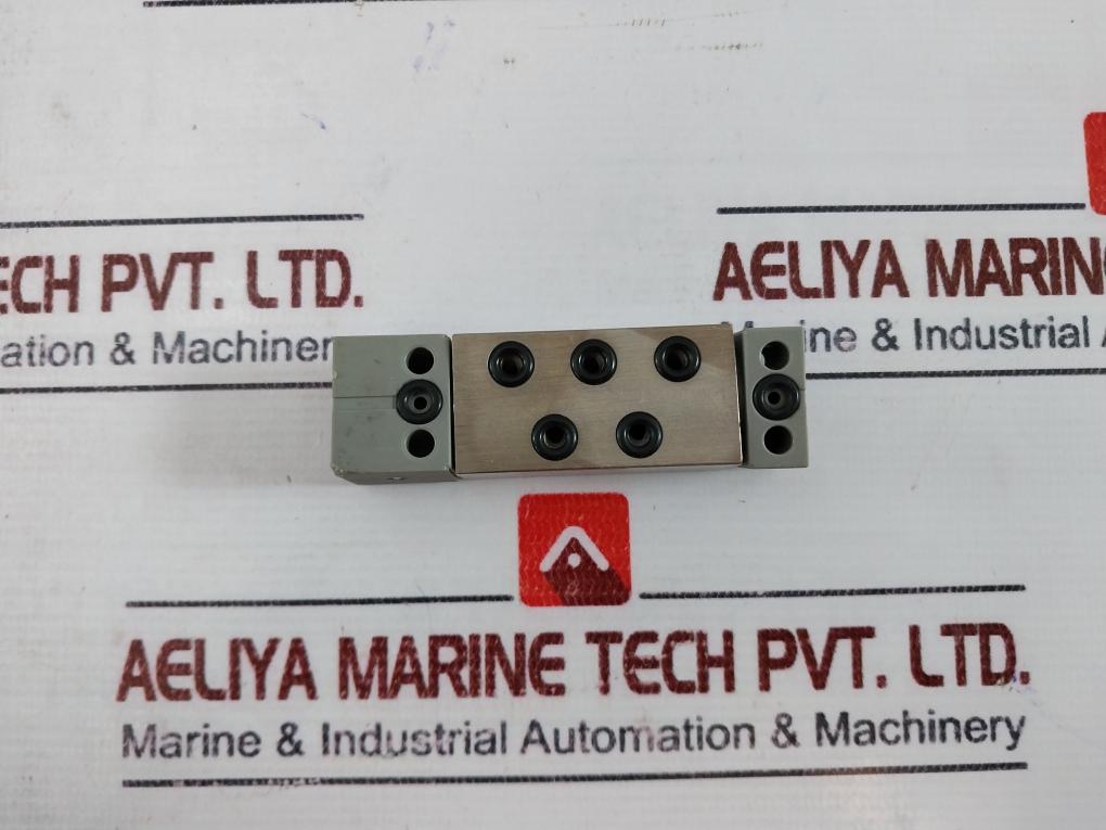 Bosch 0 820 223 011 2-way Pneumatic Valve 192