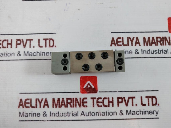 Bosch 0 820 223 011 2-way Pneumatic Valve 192