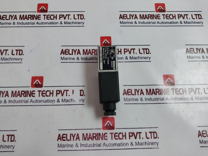 Bosch 0 821 100 004 Pressure Switch New