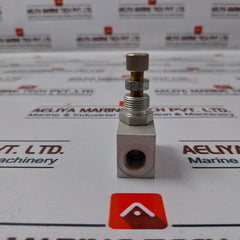Bosch 0821201004 Flow Control Valve