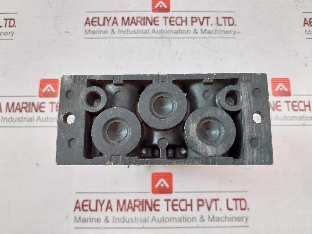 Bosch Rexroth 565-301-000-3 Solenoid Valve Max 10 Bar 04983-197-18 24Vdc