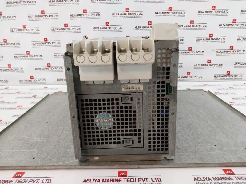 Bosch Rexroth Indradrive C Hcs03.1E-w0100-a-05-npbv Compact Converter Dc 24V, 3A