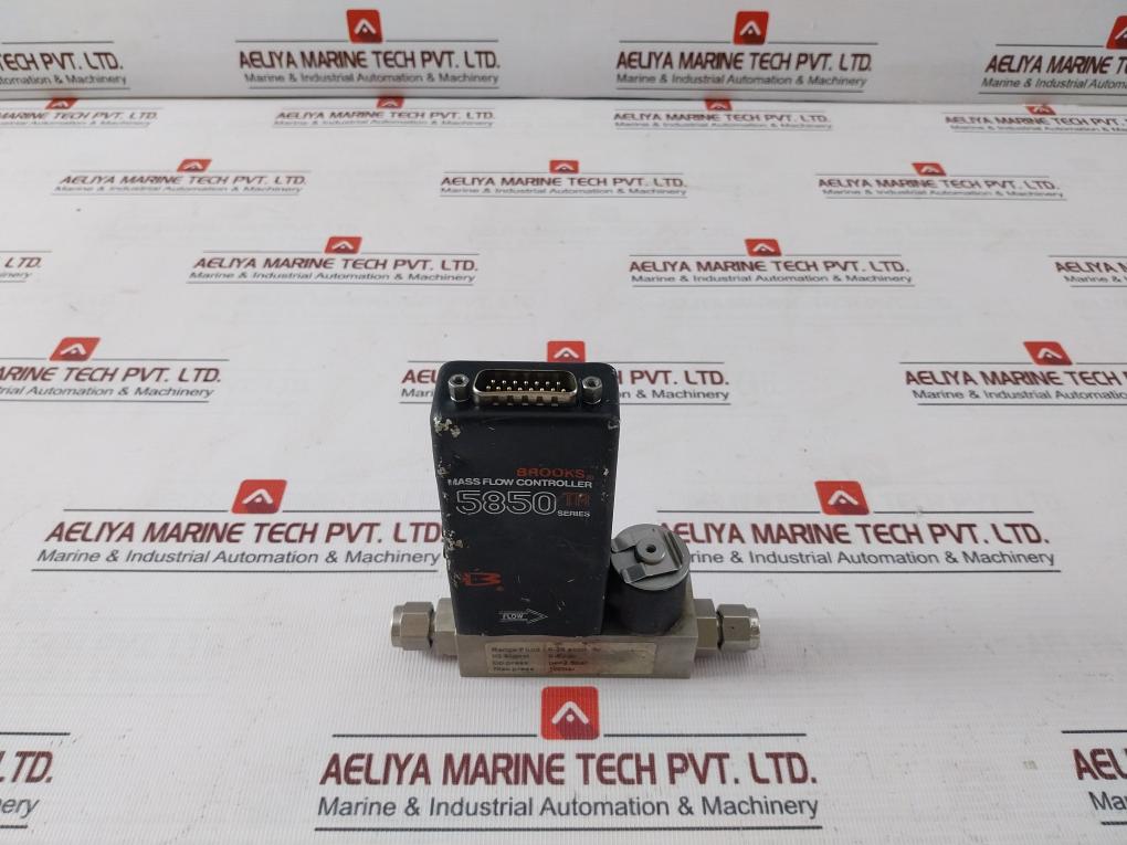 Brooks 5850Tr/Ga1C2B2Aacf 5850 Tr Series Mass Flow Controller 0–5Vdc 100 Bar
