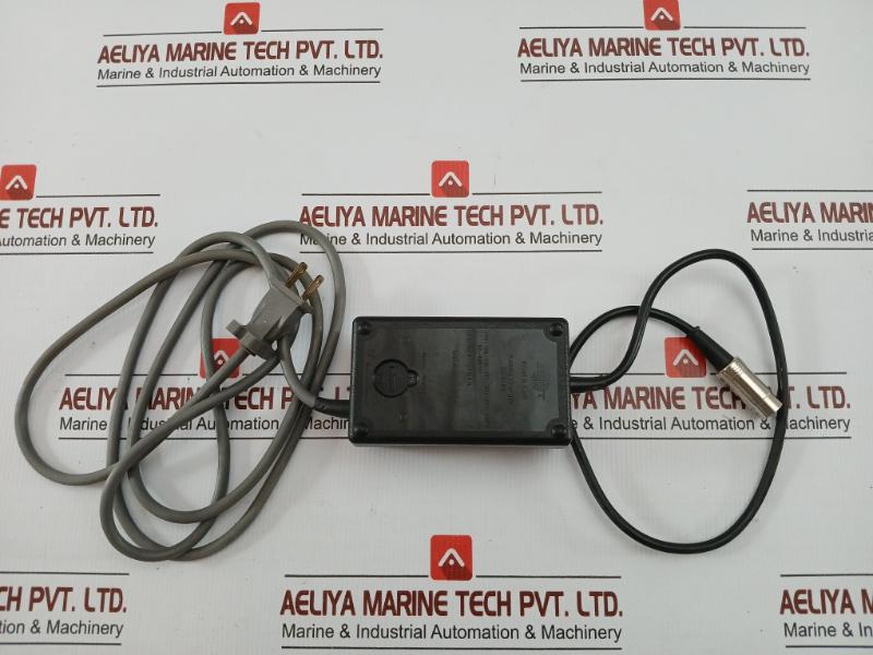 Bruel & Kjaer 12V 0.4A Battery Charger Zg 0283