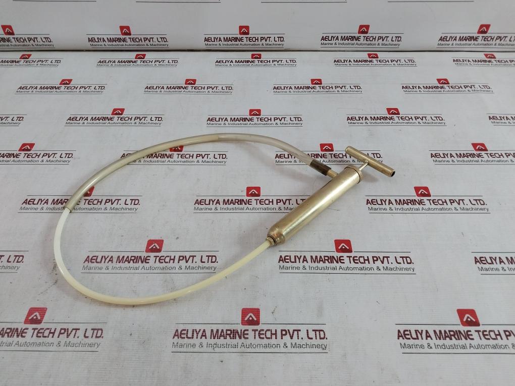 Bukh 020D4101 Oil Hand Pump With Hose 0Ug-000-00H