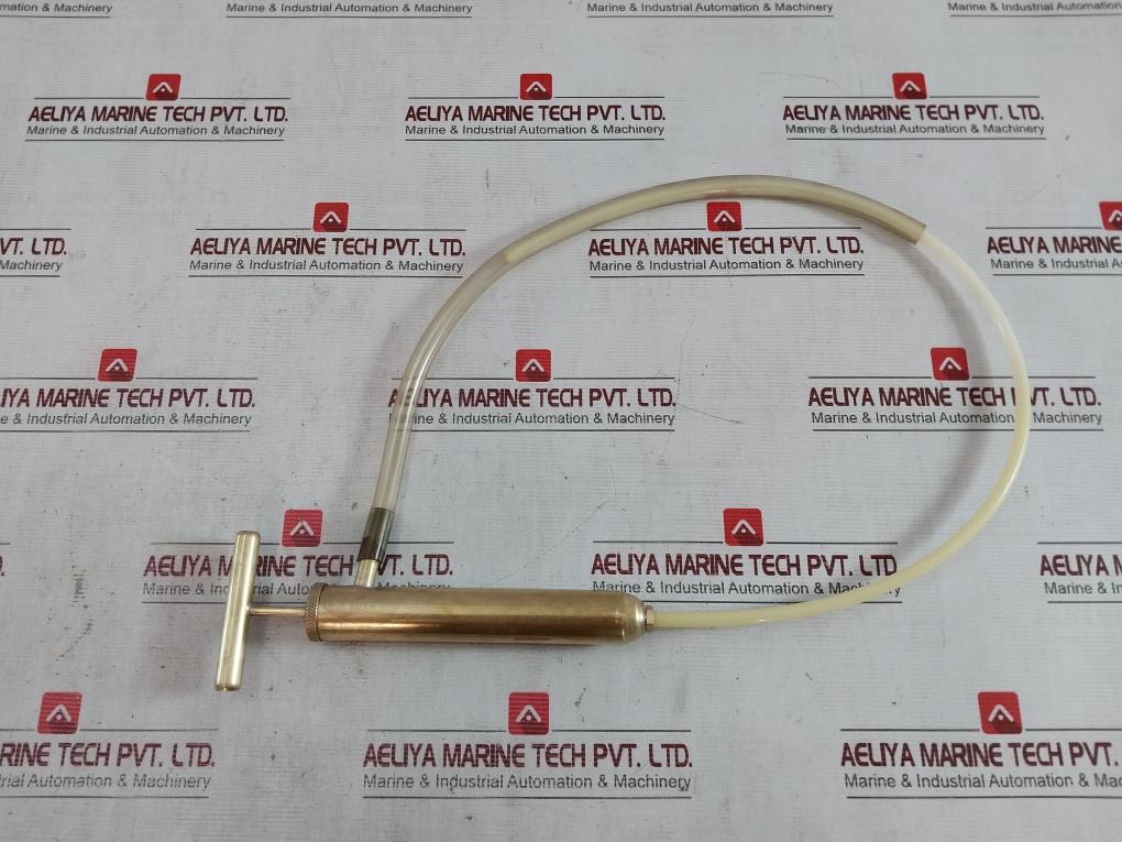 Bukh 020D4101 Oil Hand Pump With Hose 0Ug-000-00H