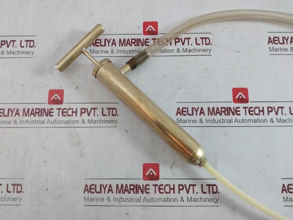 Bukh 020D4101 Oil Hand Pump With Hose 0Ug-000-00H