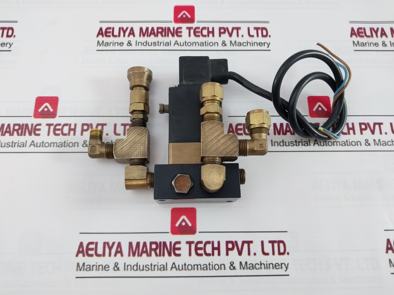 Burkert 0331 C 5/32 Fkm Br Dual Solenoid Valve 24V Dc 8W