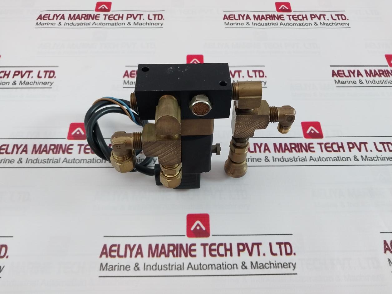 Burkert 0331 C 5/32 Fkm Br Dual Solenoid Valve 24V Dc 8W