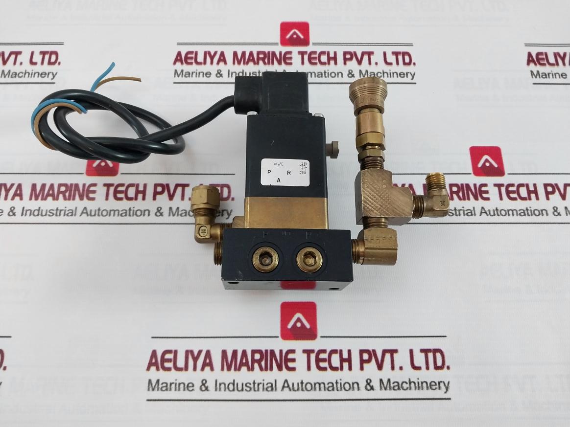 Burkert 0331 C 5/32 Fkm Br Dual Solenoid Valve 24V Dc 8W