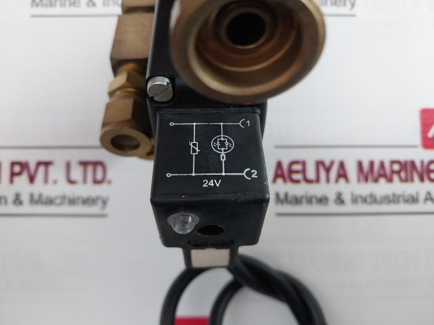 Burkert 0331 C 5/32 Fkm Br Dual Solenoid Valve 24V Dc 8W