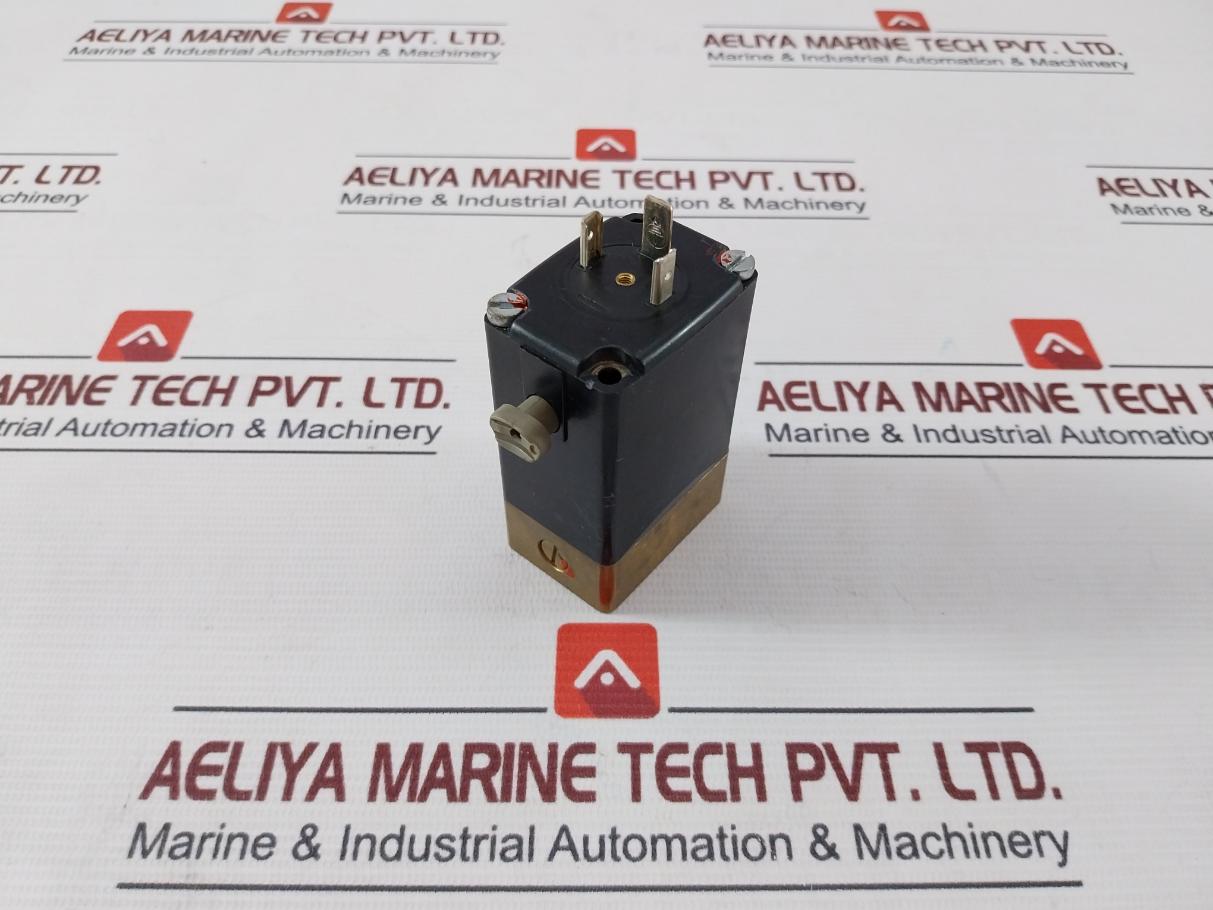 Burkert 0331 C 5/32 Fkm Br Solenoid Valve 24Vdc 8W 72Psi W38Ml