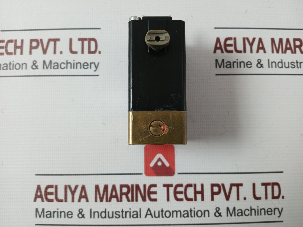 Burkert 0331 C 5/32 Fkm Br Solenoid Valve 72 Psi, 24V Dc 8W 00458995