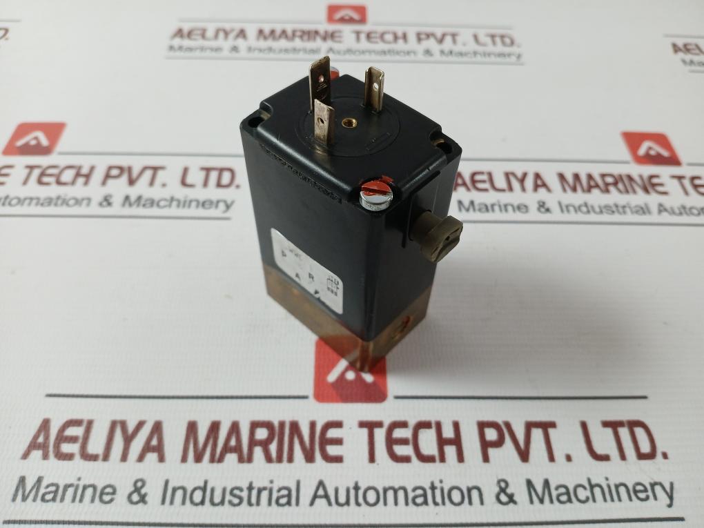 Burkert 0331 C 5/32 Fkm Br Solenoid Valve 72 Psi, 24V Dc 8W 00458995