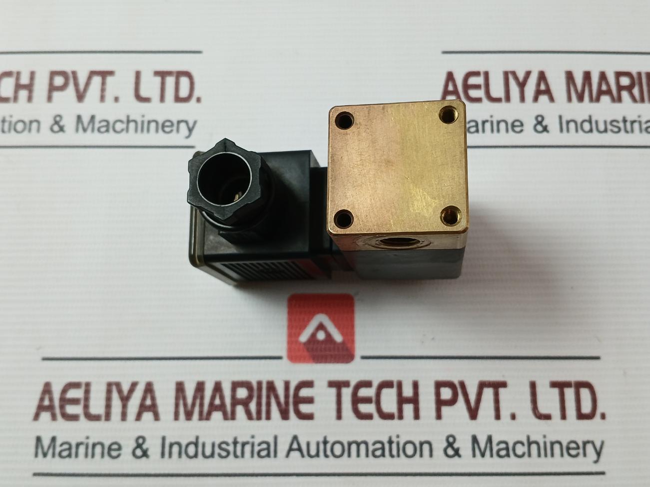 Burkert 042207F Solenoid Valve Pn0-10Bar 220-230V 50-60 8W