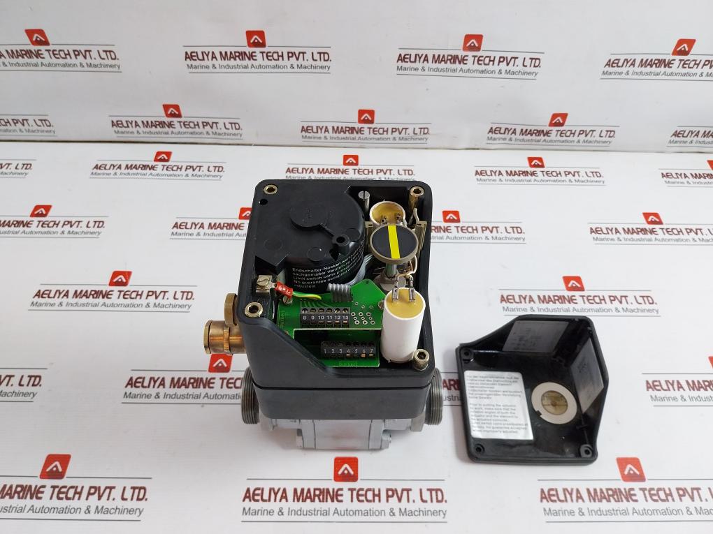 Burkert 110V 60Hz 3001-0-b-0-a 000 Rotary Actuator