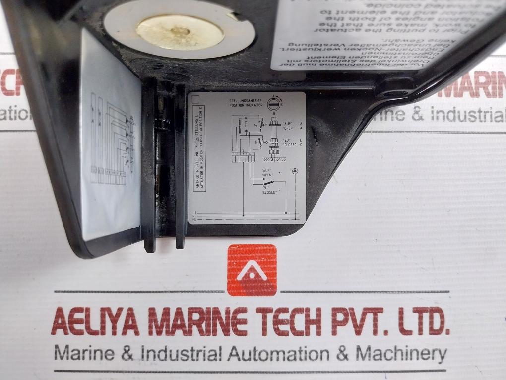Burkert 110V 60Hz 3001-0-b-0-a 000 Rotary Actuator