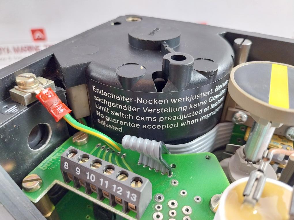 Burkert 110V 60Hz 3001-0-b-0-a 000 Rotary Actuator