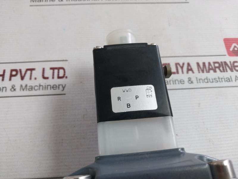 Burkert 142 A 25,0 Fkm Pv Diaphragm 2-way Valve 120V 60Hz 5W 00640716 40 Dn32