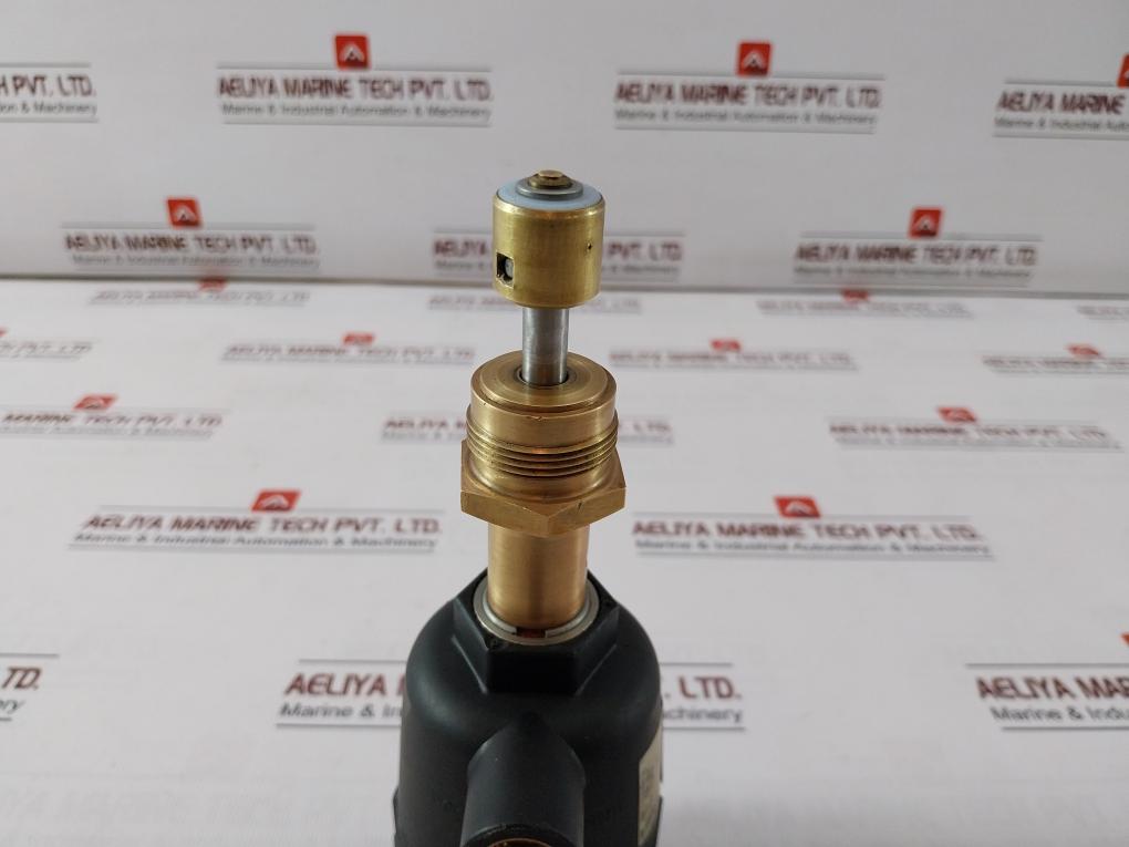 Burkert 2000 A 13,0 Ptfe Rg Pneumatic 2/2 Way Angle Seat Valve