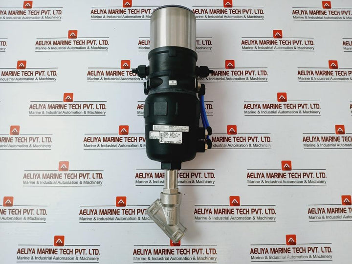 Burkert 2702 2/2-way Angle Seat Control Valve With 8692 Positioner 24v