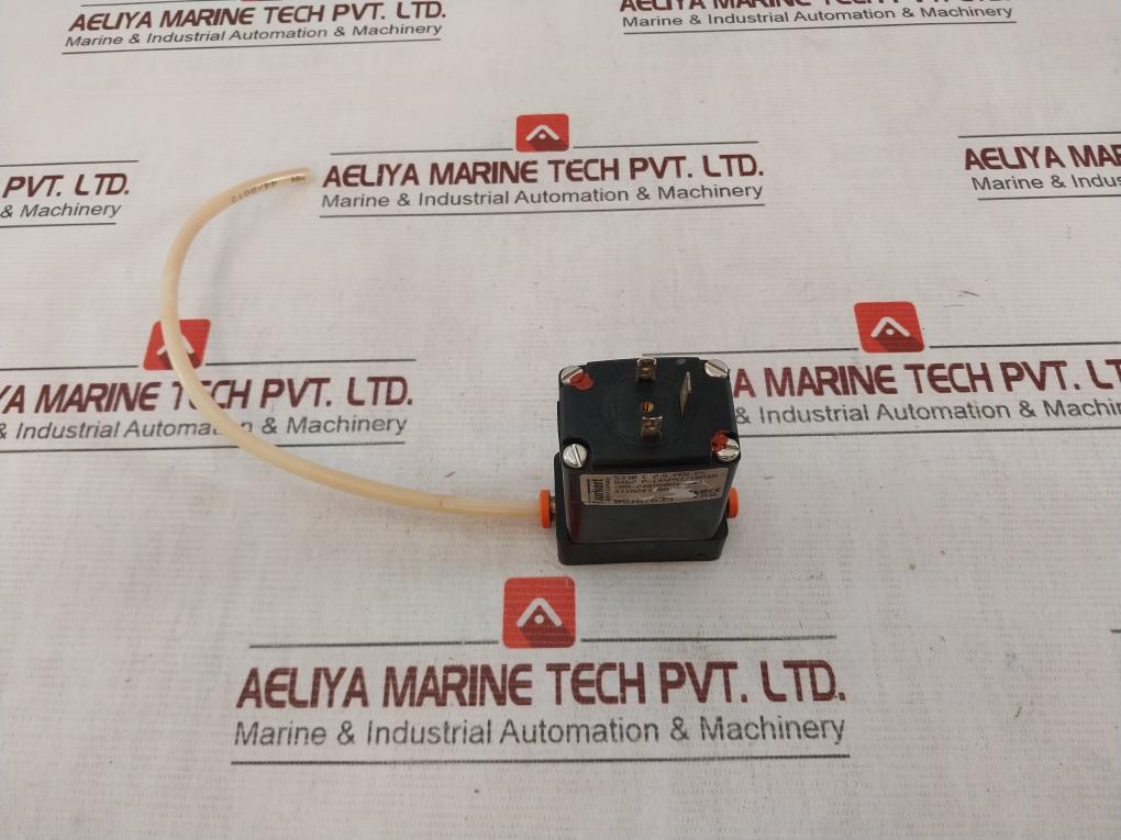 Burkert 5330 C 2,5 Fkm Ps Pneumatic Solenoid Valve 208-240V 60Hz 8W 00167639