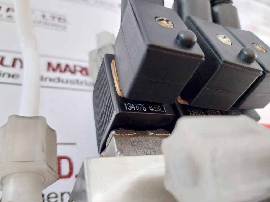 Burkert 6012 C 1/16 Fkm Ss/6011 A 5/64 Fkm Ss Solenoid Valve Assembly