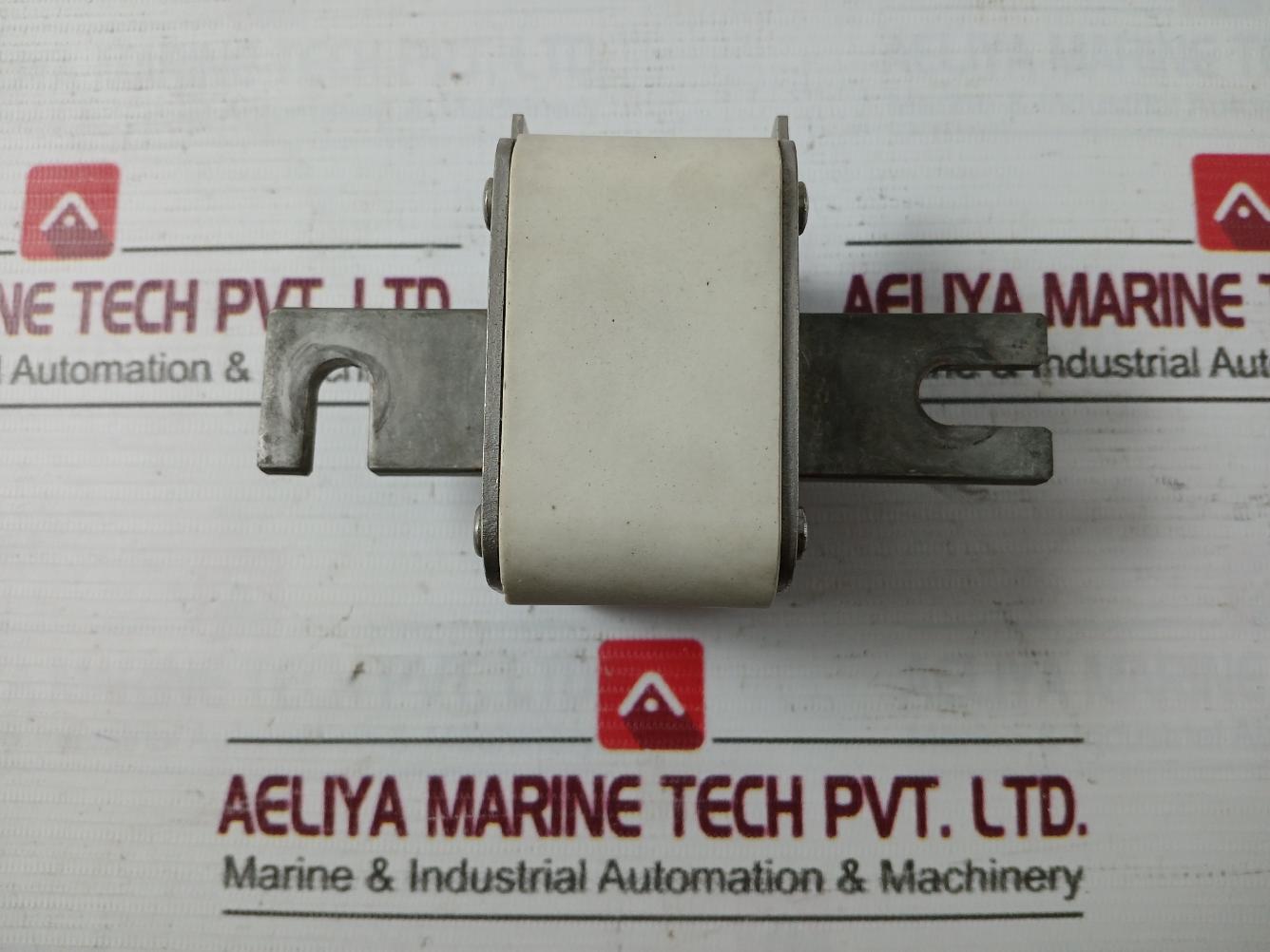 Bussmann 170M6035 High Speed Square Body Fuse 700A 690V