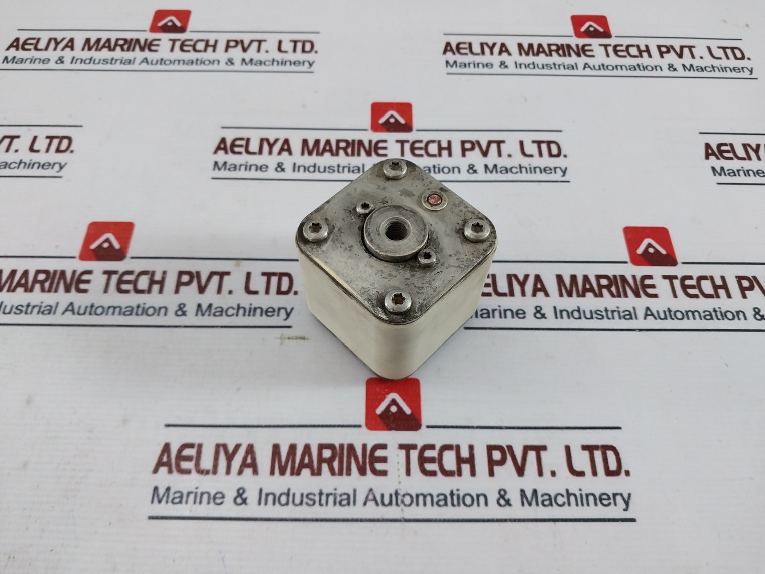 Bussmann 170m4417 High Speed Square Body Fuse 690v~iec 700v~ 700a