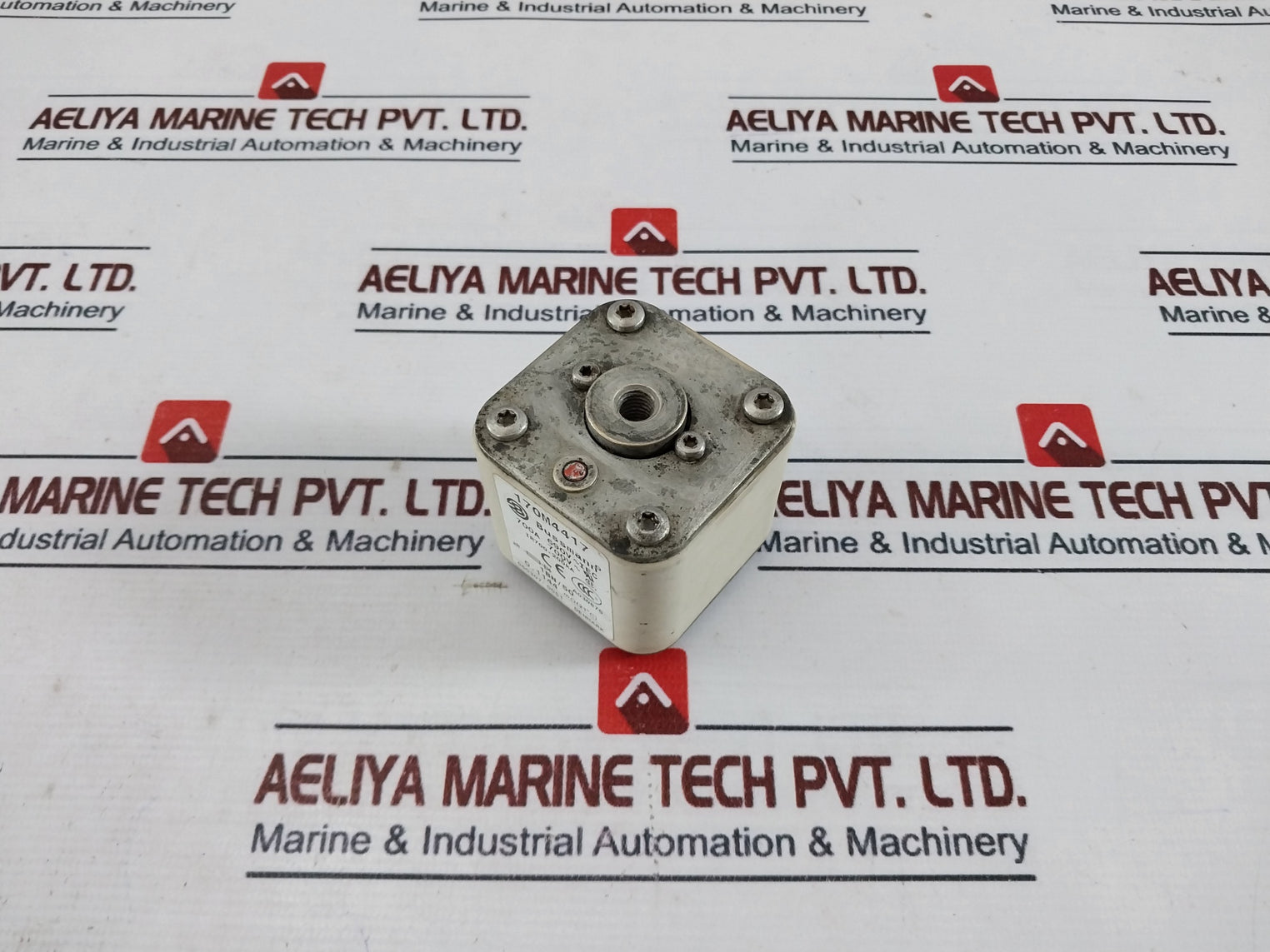 Bussmann 170m4417 High Speed Square Body Fuse 690v~iec 700v~ 700a