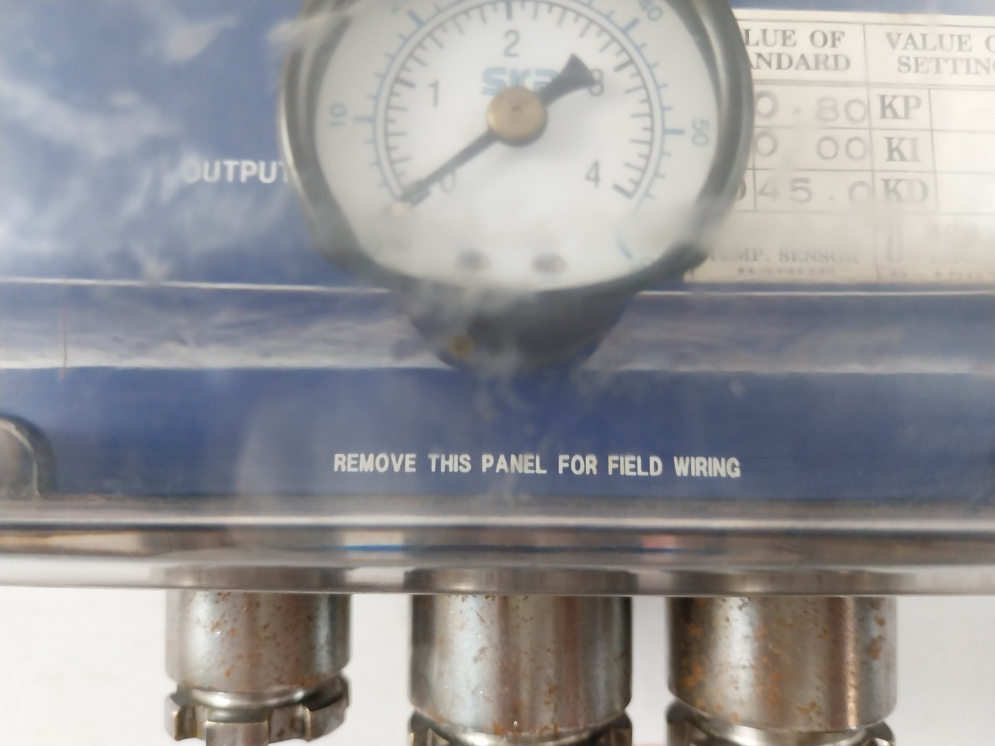 By Controls Epcon Electro-pneumatic Controller With Filter Regulator Ac98-122V