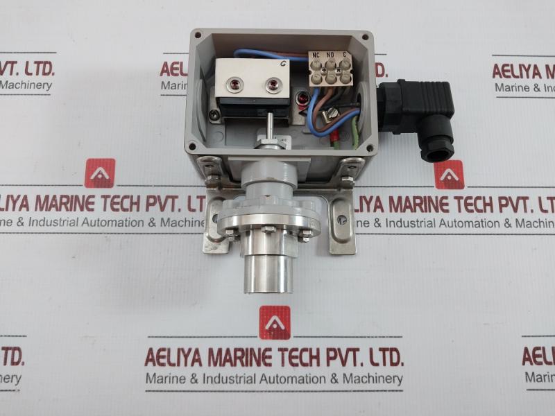 C1-v404M-s2N-s3-g1-y-x1 Temperature Switch -400-400 Mbar Ip65 Beta