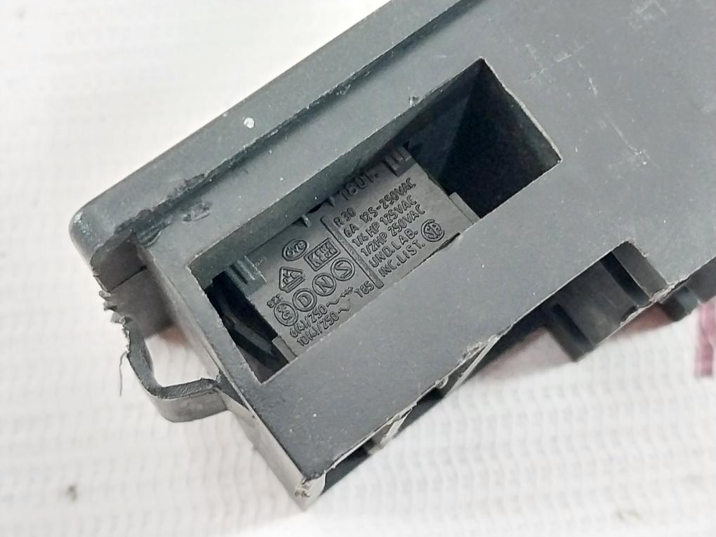 C13 Connector With Switch 6762 6A 250V