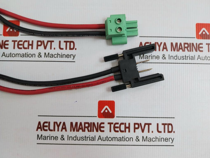 Cableco Power Distribution Cable With Connector Plug 1.5 Meter 219058