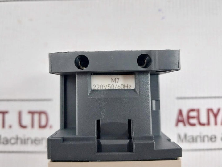 Cad32M7 Control Relay 220V 50/60Hz Schneider Electric
